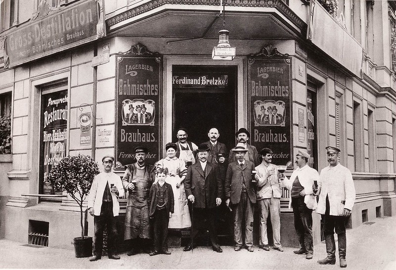 Berlin photographien 1880-1930 Blücherstrasse Eckkneipe Landesarchiv